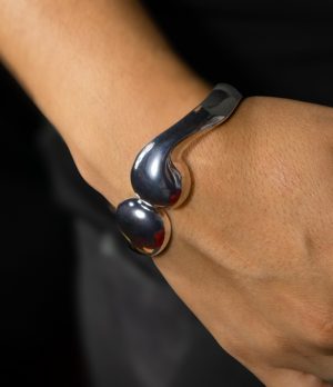 pulsera plateada ovalada 2 Brazalete Gotas Unión