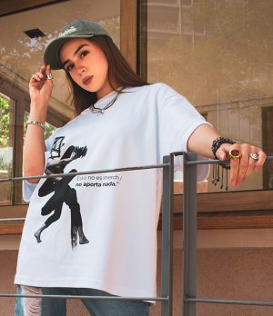 playera-blanca-gorra-verde NO APORTA NADA